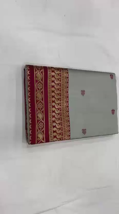 Lichi Silk Saree with Jacquard Weaving & Rich Pallu