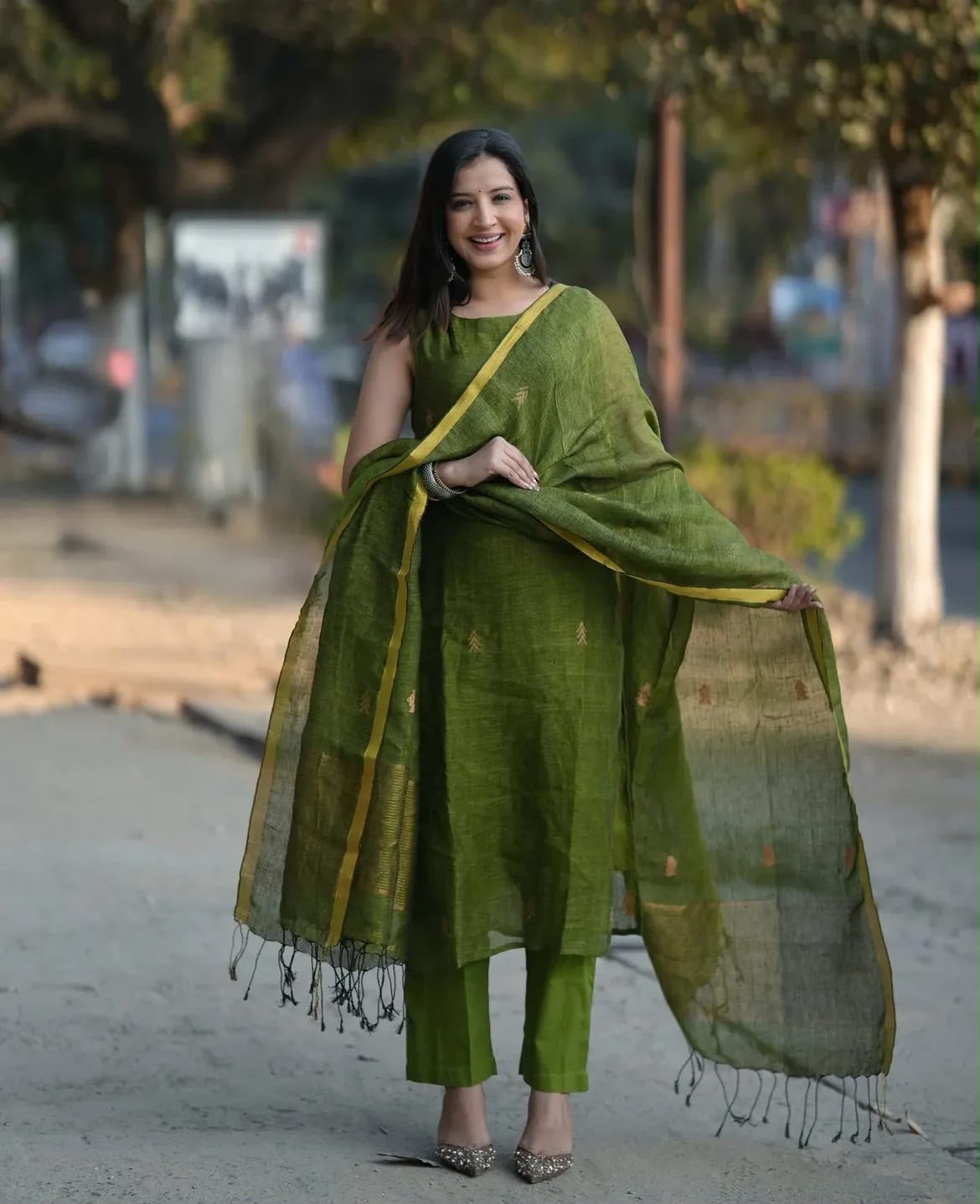 Sleeveless A-Line Cotton Kurti Palazzo Set with Linen Dupatta