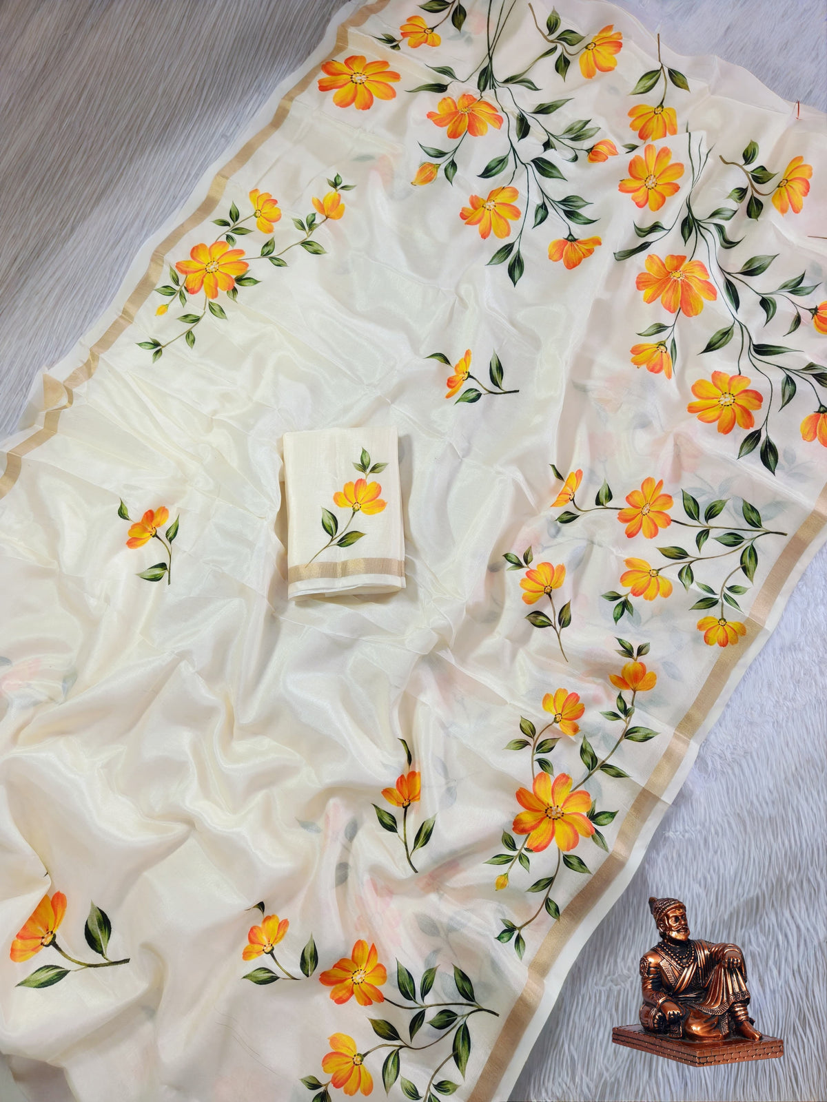 Floral Print Saree with Gola Zari Border & Blouse