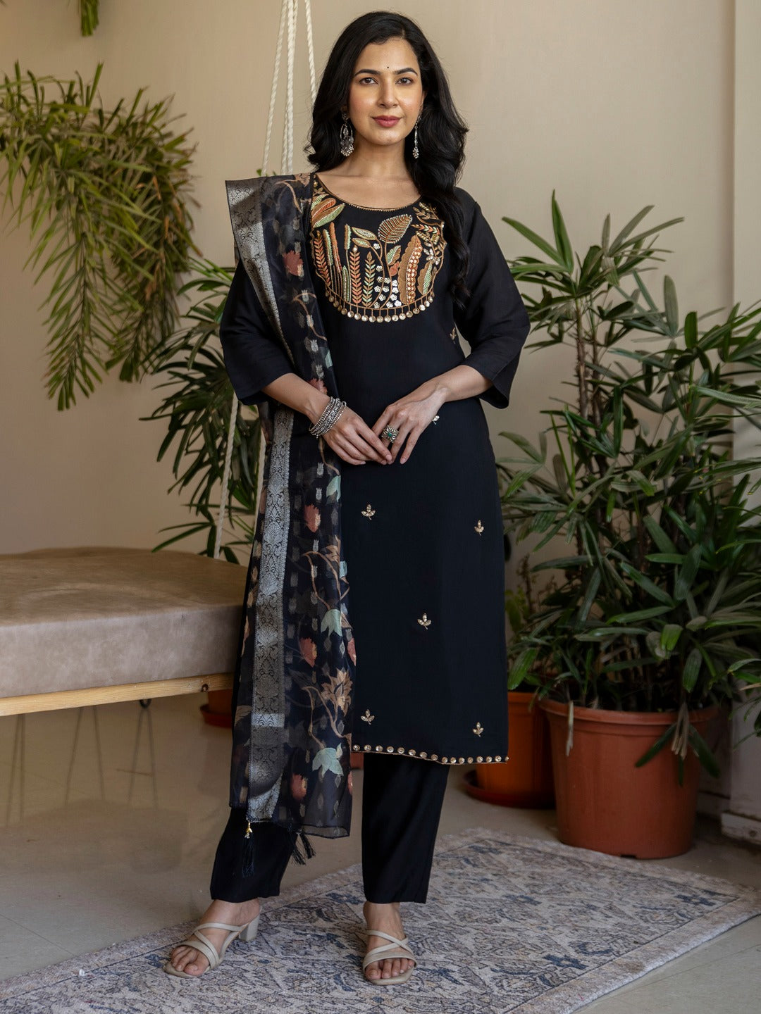 Embroidered Roman Silk Kurta Pant Set with Organza Dupatta
