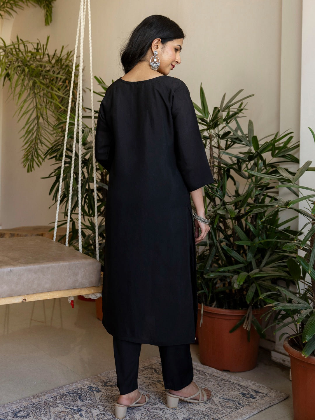 Embroidered Roman Silk Kurta Pant Set with Organza Dupatta