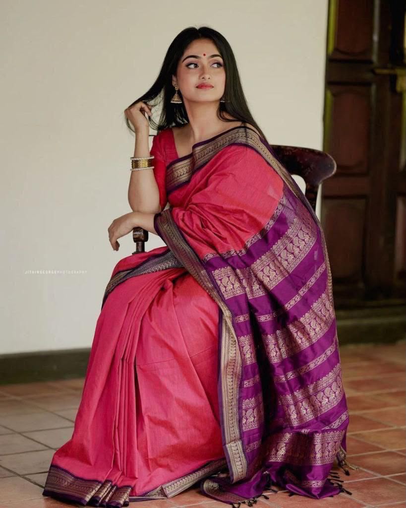 Lichi Silk Saree with Jacquard Weaving & Brocade Blouse