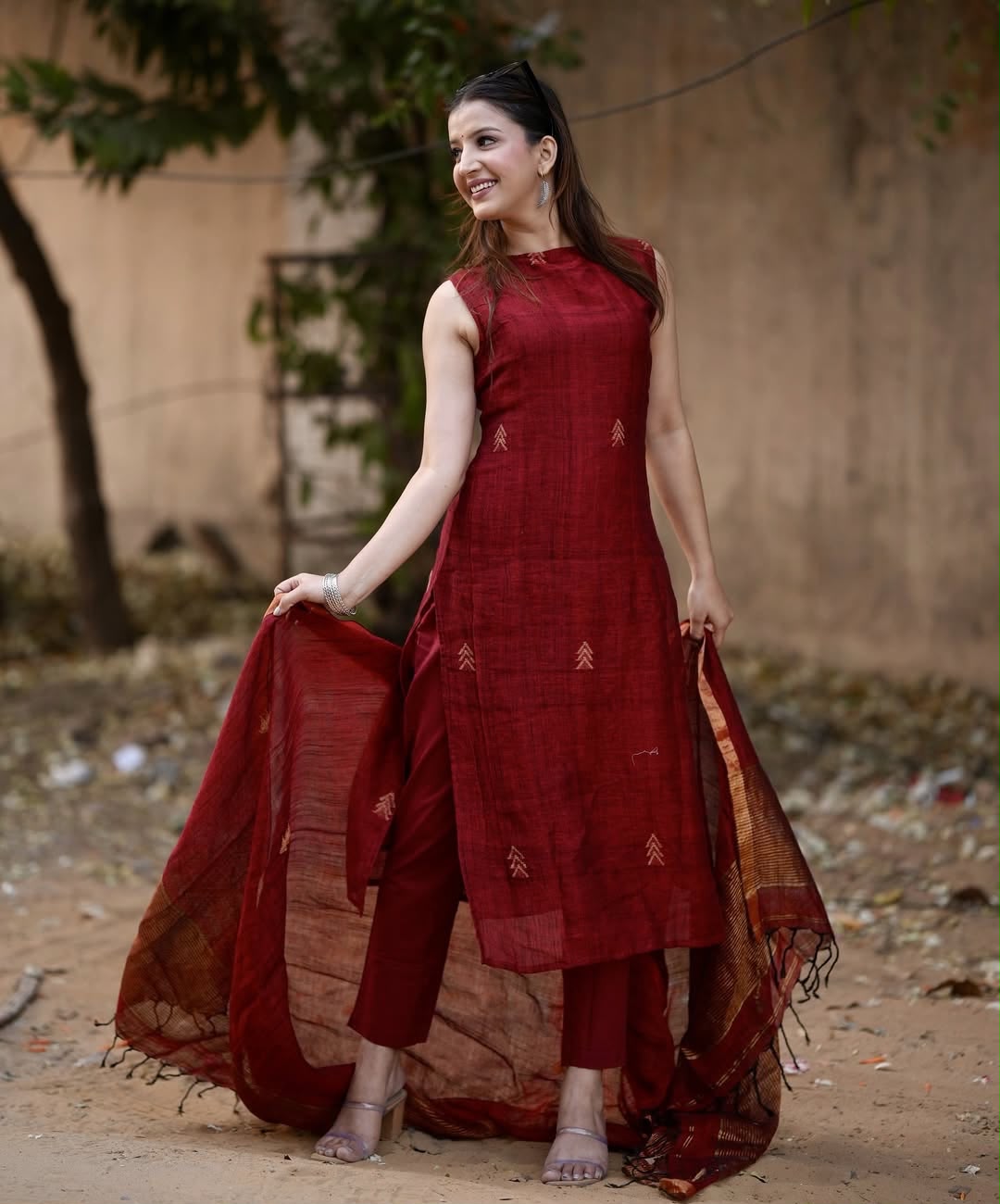 Sleeveless A-Line Cotton Kurti Palazzo Set with Linen Dupatta